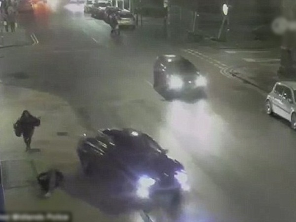 شاهد .. الشرطة تبحث عن قائد هذه السيارة