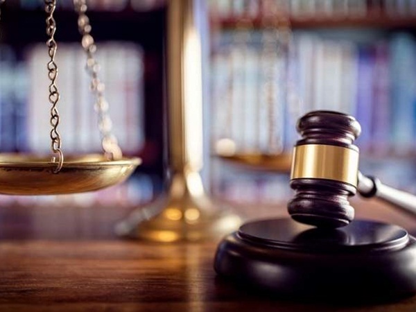 ثلاث إماراتيات يُطالبن بتحويل جنسهن إلى ذكور!