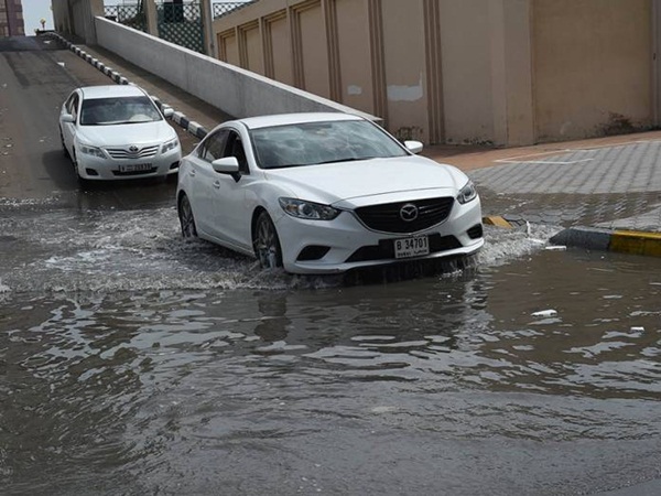 استمرار الطقس السئ في الإمارات