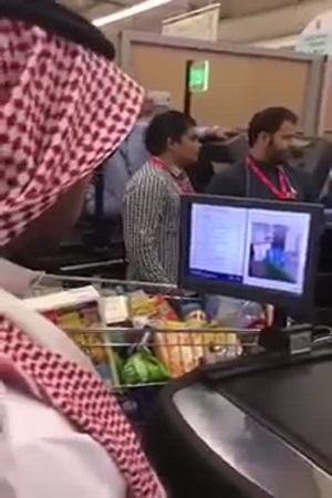 بالفيديو .. هايبر بندة يستغنى عن الكاشيرات