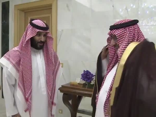 بالفيديو .. الأمير محمد بن نايف يهنئ الأمير محمد بن سلمان
