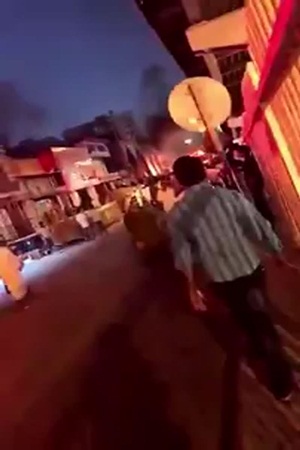 شاهد بالفيديو .. حريق ضخم في البطحاء
