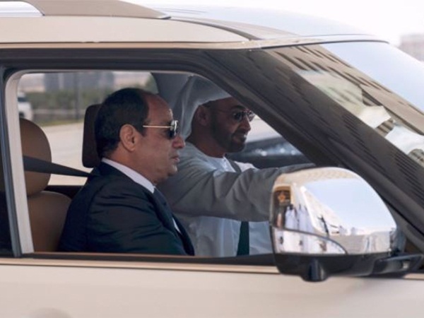 الشيخ محمد بن زايد يستقبل السيسي في أبو ظبي