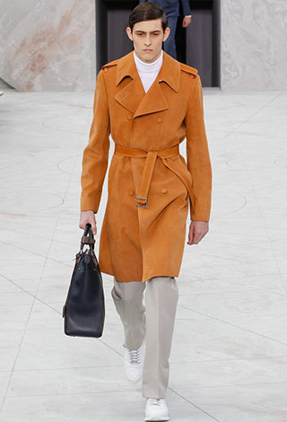 Volez, Voguez, Voyagez مع مجموعة Louis Vuitton الجديدة