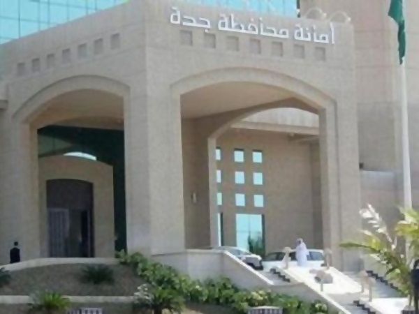 مغرد يتهم أمانة جدة بالفساد .. والأمانة تتقدم بشكوى