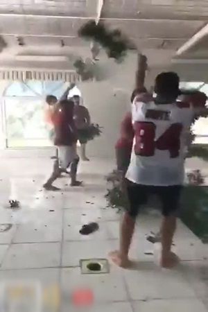 شباب غير مسئول يدمرون استراحة مستأجرة .. فيديو