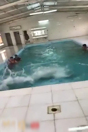 شباب غير مسئول يدمرون استراحة مستأجرة .. فيديو