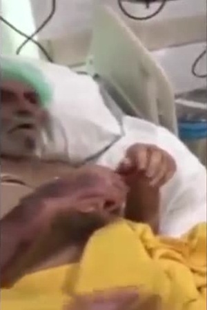 بالفيديو .. ماذا فعلن هذه الممرضات في العجوز المريض وأثار الغضب