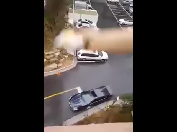نسيت إعطاء زوجها وجبة الغداء .. شاهد الطريقة المبتكرة لكيف أوصلتها له