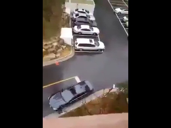 نسيت إعطاء زوجها وجبة الغداء .. شاهد الطريقة المبتكرة لكيف أوصلتها له
