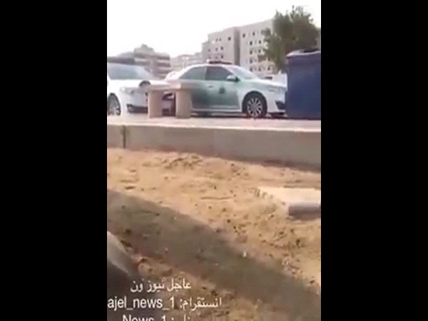 لاندكروزر تسقط في بحيرة بالسعودية .. شاهد بالفيديو