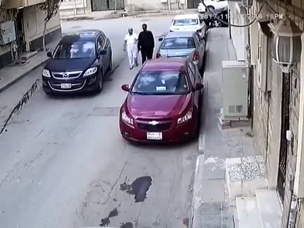 بالفيديو .. محاولة خطف طفل في المملكة