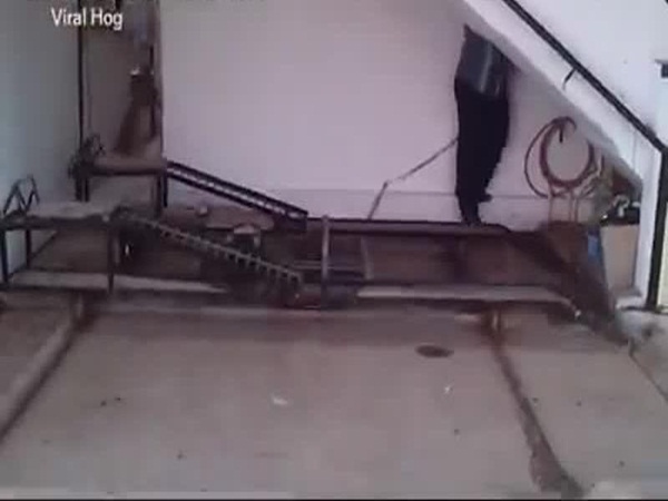 هل تعاني من مشكلة مرآب السيارات .. شاهد حل هذا الهندي