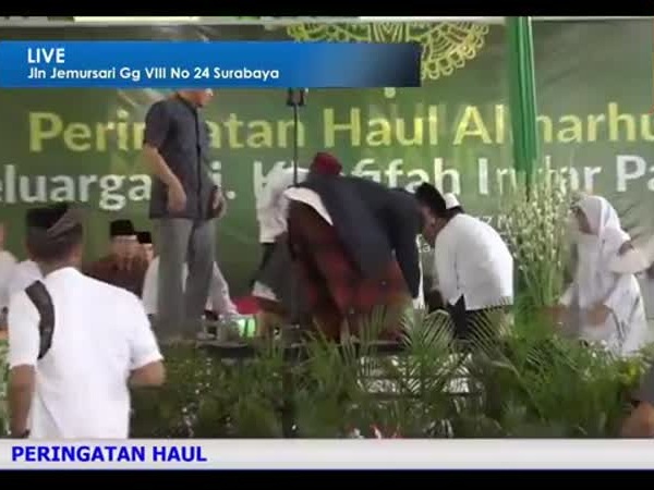 يموت وهو يقرأ القرآن على الهواء مباشرة