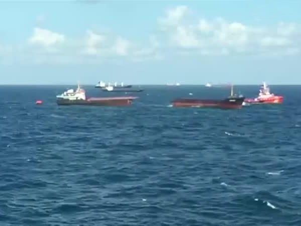 تنشطر نصفين وتغرق مثل التايتانيك .. فيديو