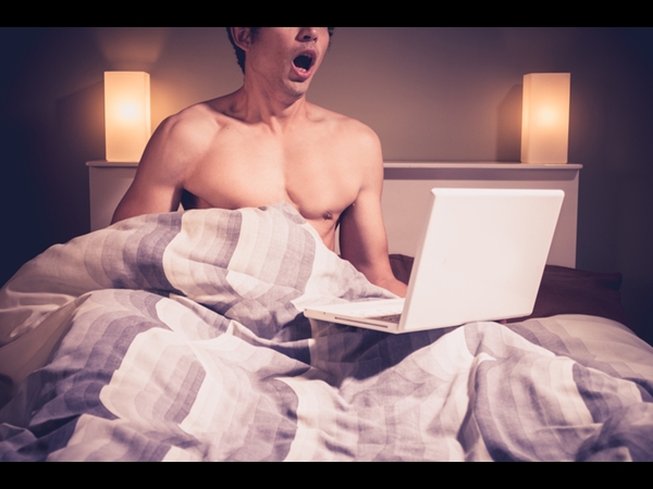 كيف تدمر الأفلام الإباحية الزواج الناجح