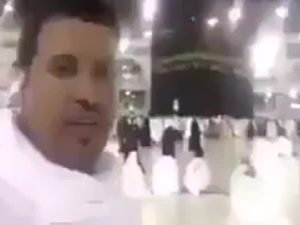 مواطن سعودي يؤدي عمرة عن ترامب ويدعيه للإسلام