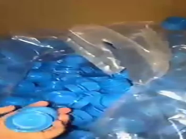 شاهد كيف يتم غش مياه زمزم بالسعودية