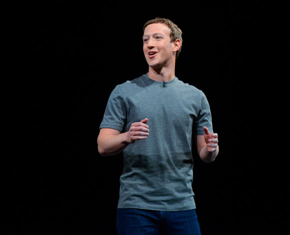 لماذا يجدر على Facebook أن يشتري Twitter؟ إليكم التفاصيل