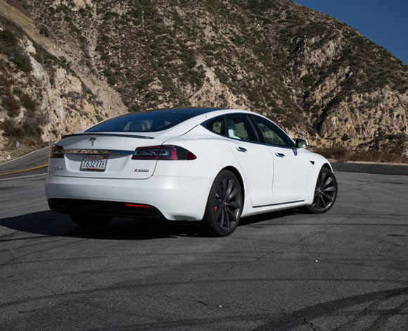 سيارة Tesla S P100D  في طريقها إلى الأسواق!