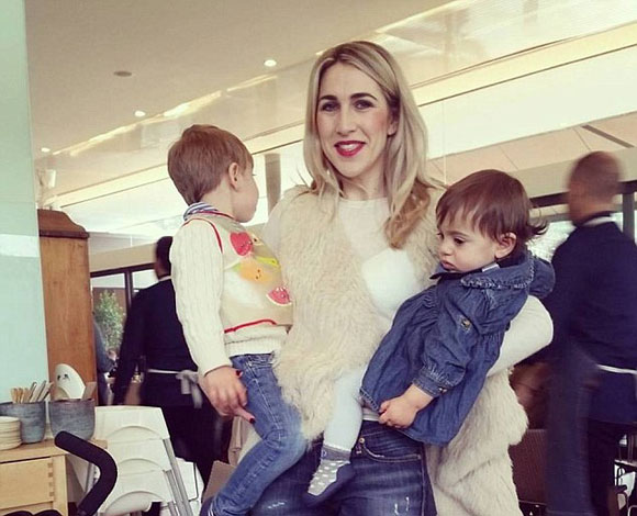 أم استرالية تبتكر حذاء أطفال تم إدراجه في حقائب هدايا الأوسكار