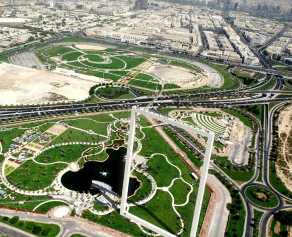 مبنى في دبي مصمم على شكل أكبر إطار صورة في العالم