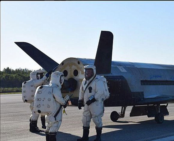 طائرة X -37B تخترق حاجز الصوت بعد رحلة لمدة عامين في الفضاء