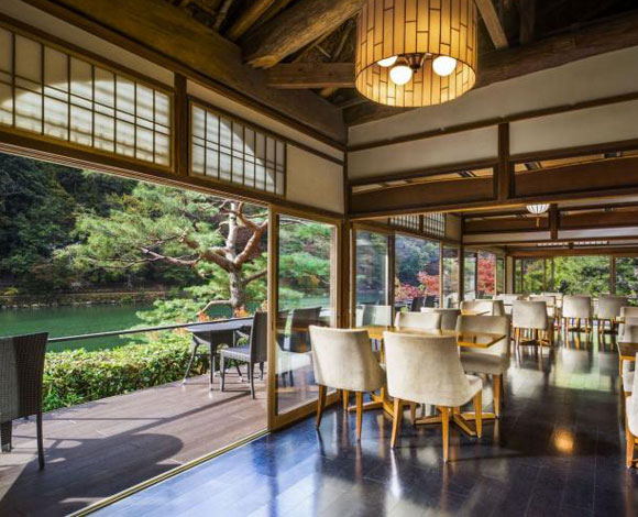 تعرف إلى جناح Gyokuto Garden Terrace في فندق Suiran في طوكيو