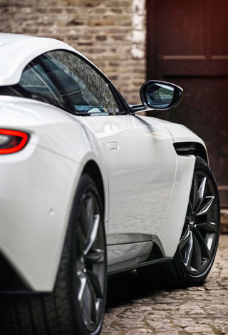 DB11 تُقدم الآن مع محرك فئة V8
