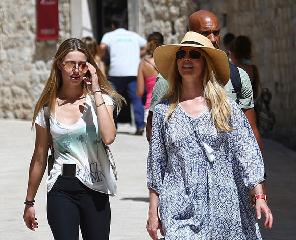 أرملة ستيف جوبز بعطلة مع صديقها الجديد على متن يخت زوجها السابق