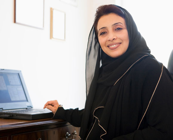 الإمارات الأولى عالمياً في احترام المرأة ... والإماراتيون يباركون  