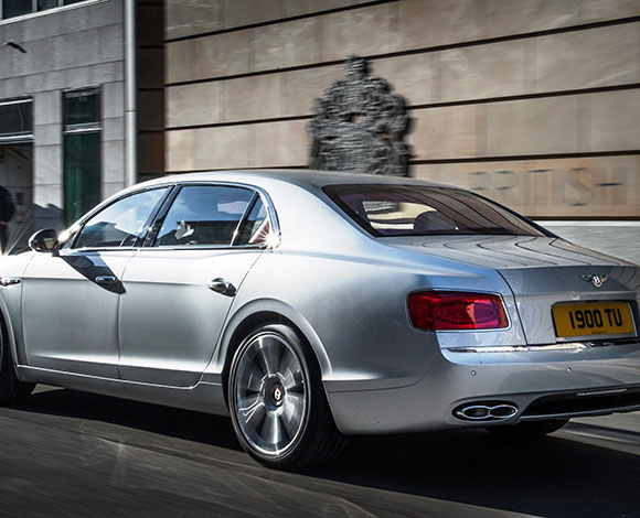 تعرف الى مواصفات ’فلاينغ سبر V8‘ الجديدة من بنتلي