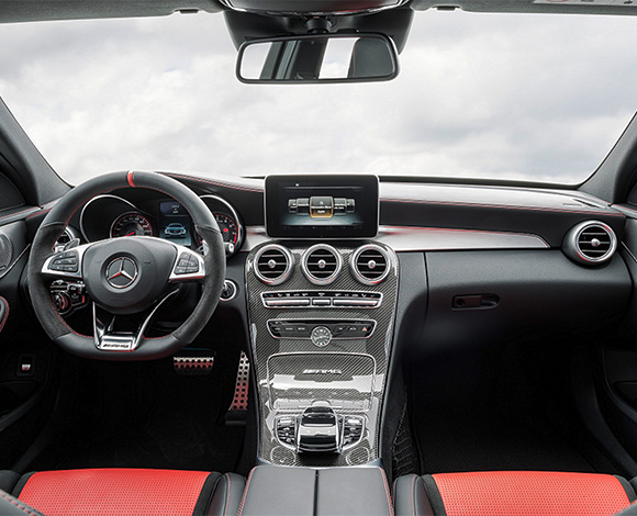 مرسيدس- AMG C 63 الجديدة: اداء و تقنيات مميزة في سيارة عصرية
