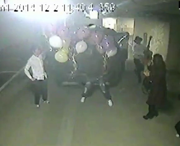 شاب يطلب يد حبيبته عبر اختطافها... بالفيديو