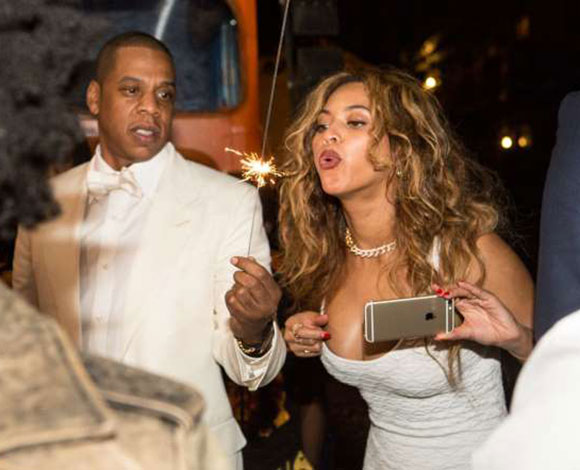 "Solange Knowles" شقيقة "بيونسيه" تتزوج في شوارع نيو اورليانز