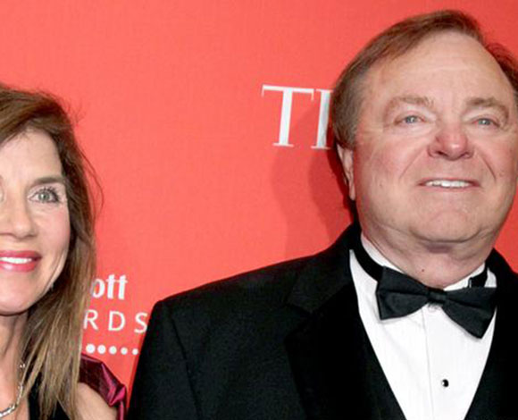 عرض زوجها شيكا بـ975 مليون دولار مقابل الطلاق فرفضت!!