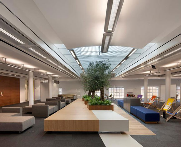 تعرف الى ابرز رواتب الموظفين العاملين في فيس بوك