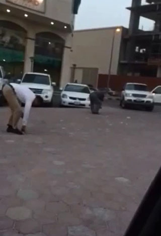 بالفيديو- عندما تمطر السماء مالاً في الكويت