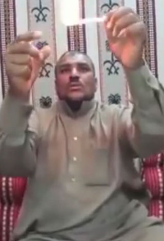 شاهد بالفيديو تحدي شرب البنزين في السعودية!