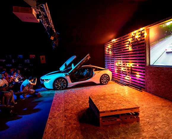 سيّارة BMW i8 تأسر قلوب الضيوف في مؤتمر "ستيب"