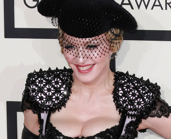 تعرف الى أشهر النجوم الذي قاموا بالتأمين على أعضاء في أجسامهم