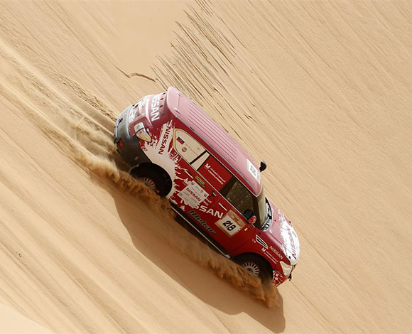 نيسان باترول يتألّق في تحدي أبوظبي الصحراوي الذي ترعاه نيسان