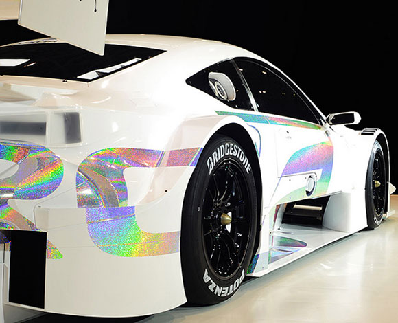 "لكزس" تكشف عن سيارة السباقات الجديدة RC F GT500