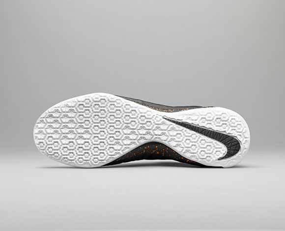 حذاء HYPERVENOMX ينضمّ إلى تشكيلة أحذية NIKEFOOTBALLX
