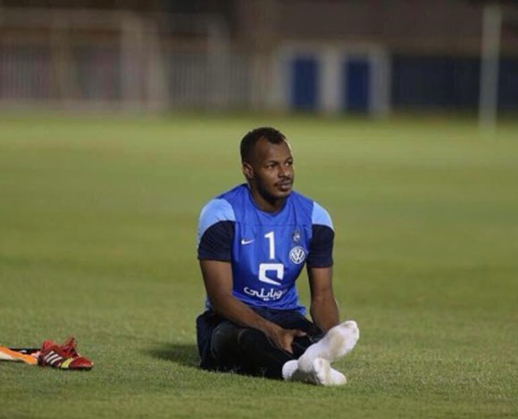 بالفيديو...حارس المنتخب السعودي يقلد أسلوب نوير ويفشل