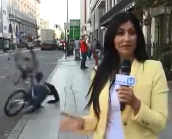 بالفيديو- مراسلة الإخبارية السعودية تتعرض لموقف محرج