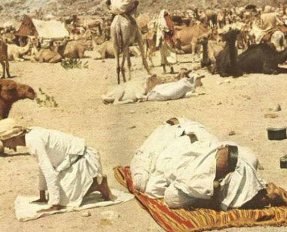 صور نادرة لأداء المسلمين مناسك الحج عام 1953