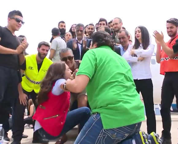 بالفيديو- حالة إغماء جديدة في هبوط إضطراري