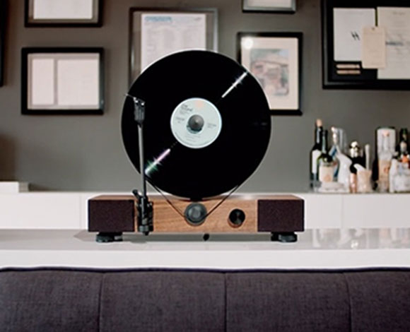 Gramovox تكشف عن جهاز Vertical Turntable المميز