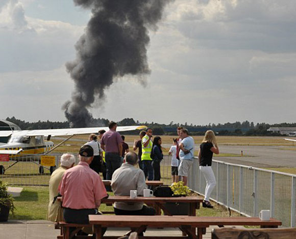 وفاة عائلة بن لادن في حادث تحطم طائرة... بالفيديو